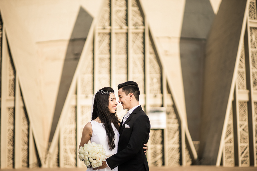 ENSAIO POS CASAMENTO CATOLICO REALIZADO DURANTE A PANDEMIA DO COVID 19 NA PAROQUIA NOSSA SENHORA DA GLORIA A CATEDRAL DE MARINGA NO PARANA FOTOGRAFADOS POR LUCAS DREHER E ALINE DREHER