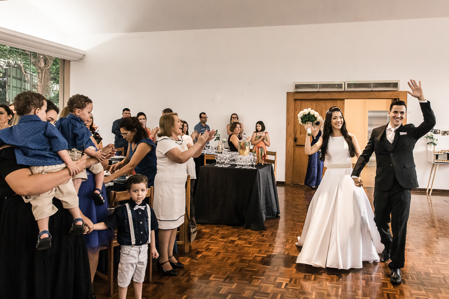 RECEPCAO DE CONVIDADOS DE CASAMENTO CATOLICO REALIZADO NO SALAO DE FESTAS DA AABB EM MARINGA NO PARANA