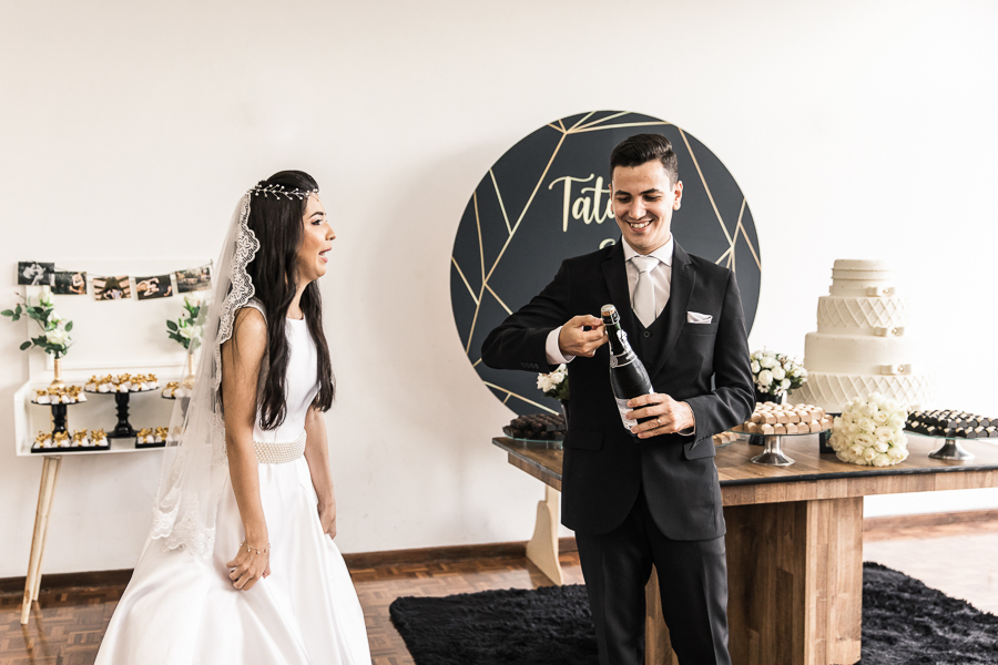 RECEPCAO DE CONVIDADOS DE CASAMENTO CATOLICO REALIZADO NO SALAO DE FESTAS DA AABB EM MARINGA NO PARANA