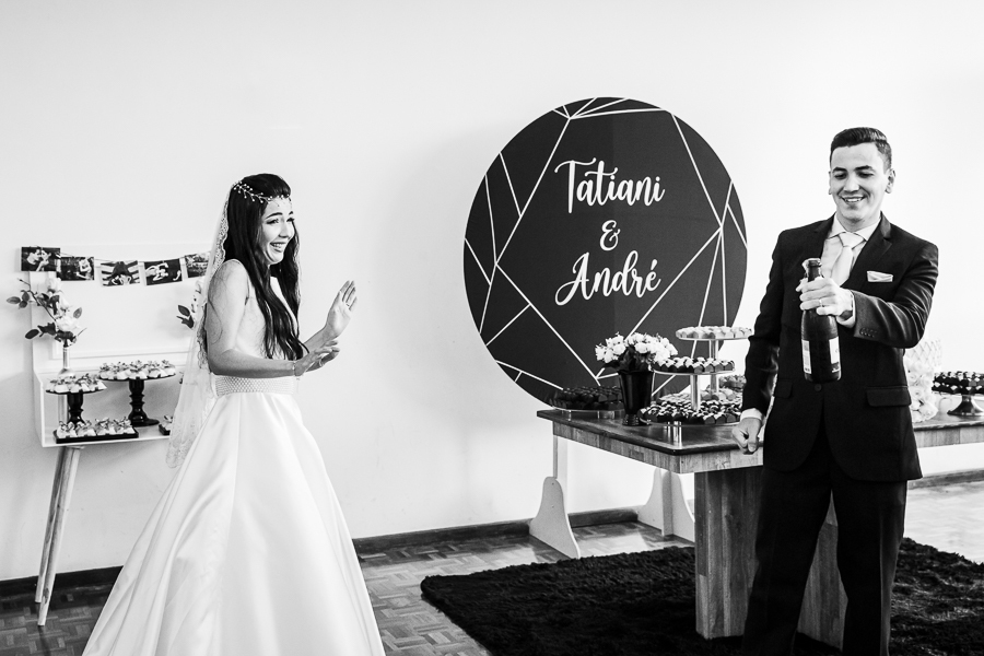 RECEPCAO DE CONVIDADOS DE CASAMENTO CATOLICO REALIZADO NO SALAO DE FESTAS DA AABB EM MARINGA NO PARANA