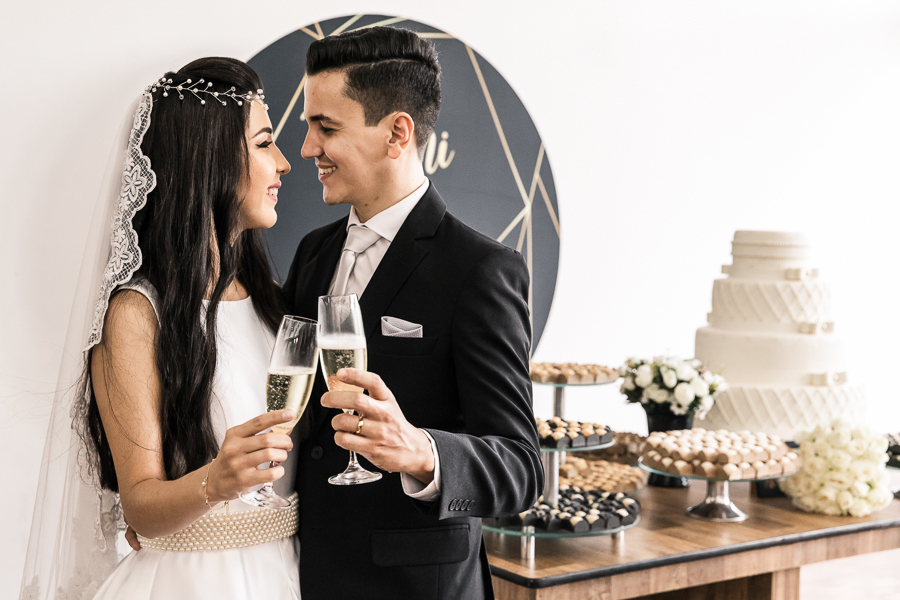 RECEPCAO DE CONVIDADOS DE CASAMENTO CATOLICO REALIZADO NO SALAO DE FESTAS DA AABB EM MARINGA NO PARANA