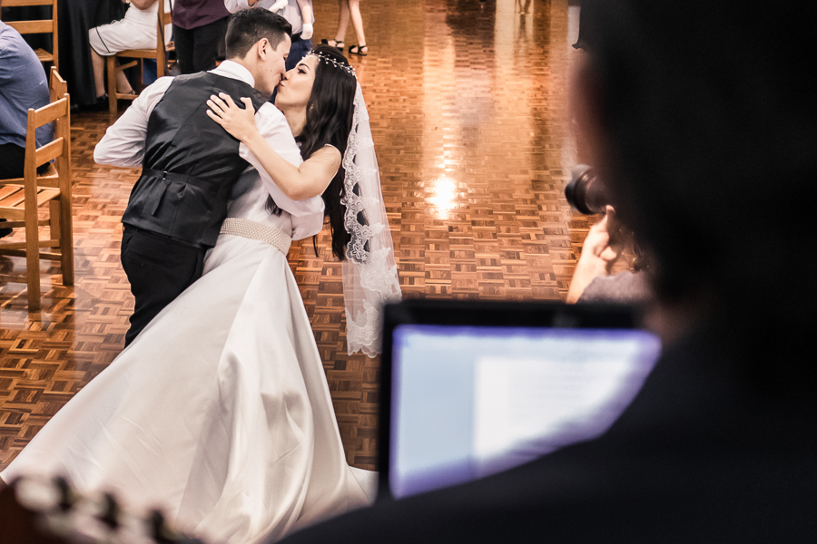 RECEPCAO DE CONVIDADOS DE CASAMENTO CATOLICO REALIZADO NO SALAO DE FESTAS DA AABB EM MARINGA NO PARANA