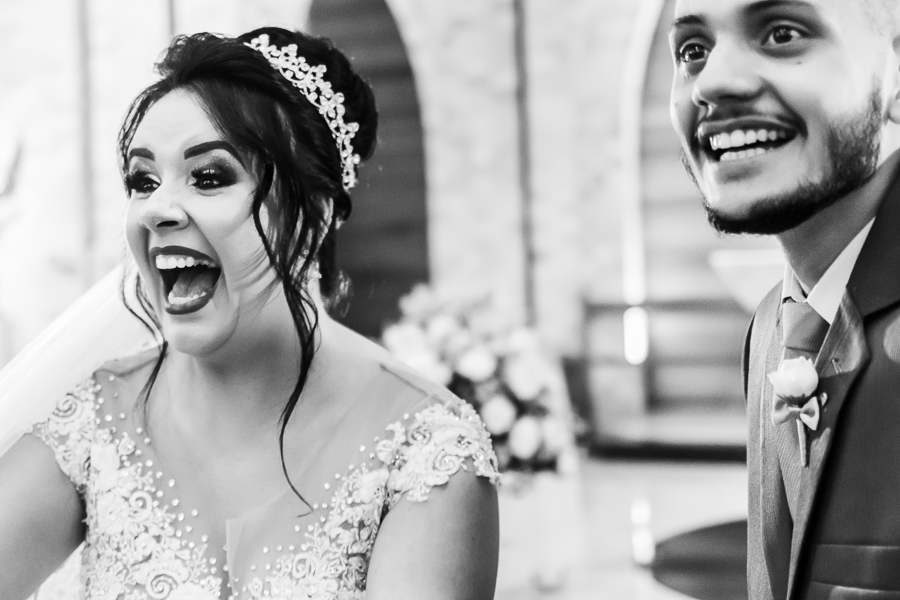 LINDO CASAMENTO CATOLICO REALIZADO NA PAROQUIA SÃO MIGUEL ARCANJO EM MARINGA PARANA E PRESIDIDA PELO PADRE RAFAEL MUITA EMOCAO ALEGRIA CHORO E RISADAS