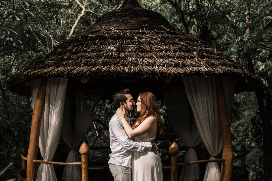 ENSAIO PRE CASAMENTO OU PRE WEDDING REALIZADO NO EDEN GARDEN FOTOGRAFIA EM MARINGA NO PARANA