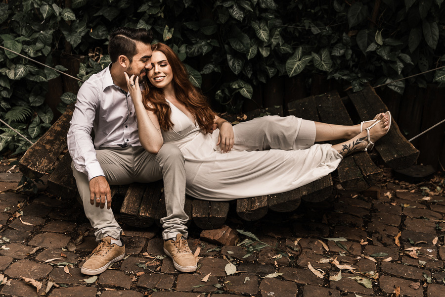 ENSAIO PRE CASAMENTO OU PRE WEDDING REALIZADO NO EDEN GARDEN FOTOGRAFIA EM MARINGA NO PARANA