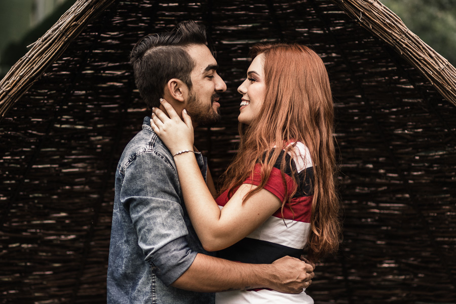 ENSAIO PRE CASAMENTO OU PRE WEDDING REALIZADO NO EDEN GARDEN FOTOGRAFIA EM MARINGA NO PARANA