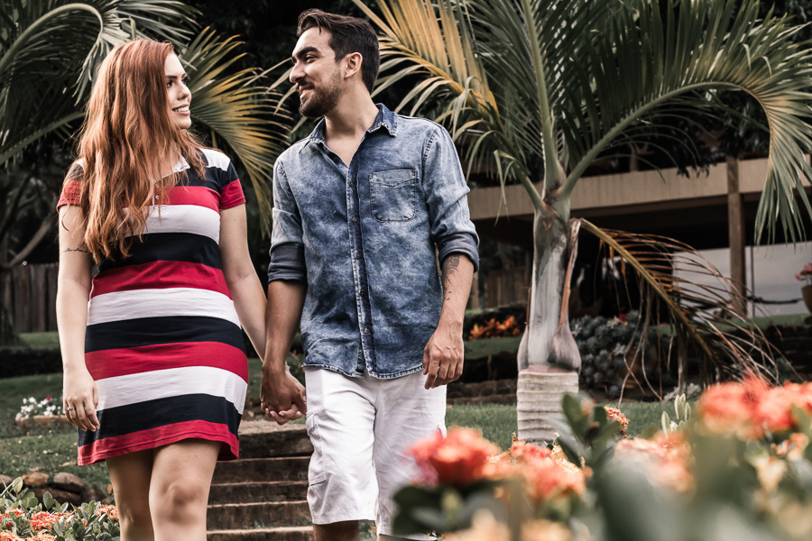 ENSAIO PRE CASAMENTO OU PRE WEDDING REALIZADO NO EDEN GARDEN FOTOGRAFIA EM MARINGA NO PARANA