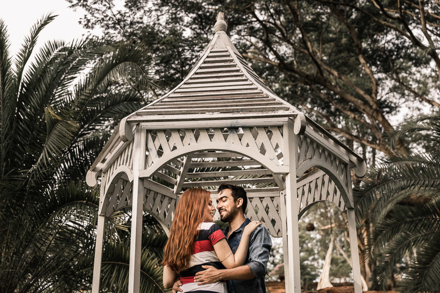 ENSAIO PRE CASAMENTO OU PRE WEDDING REALIZADO NO EDEN GARDEN FOTOGRAFIA EM MARINGA NO PARANA