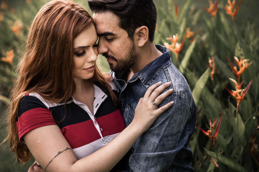 ENSAIO PRE CASAMENTO OU PRE WEDDING REALIZADO NO EDEN GARDEN FOTOGRAFIA EM MARINGA NO PARANA