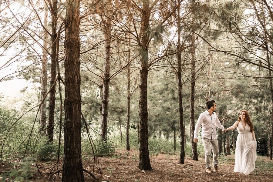 ENSAIO PRE CASAMENTO OU PRE WEDDING REALIZADO NO EDEN GARDEN FOTOGRAFIA EM MARINGA NO PARANA