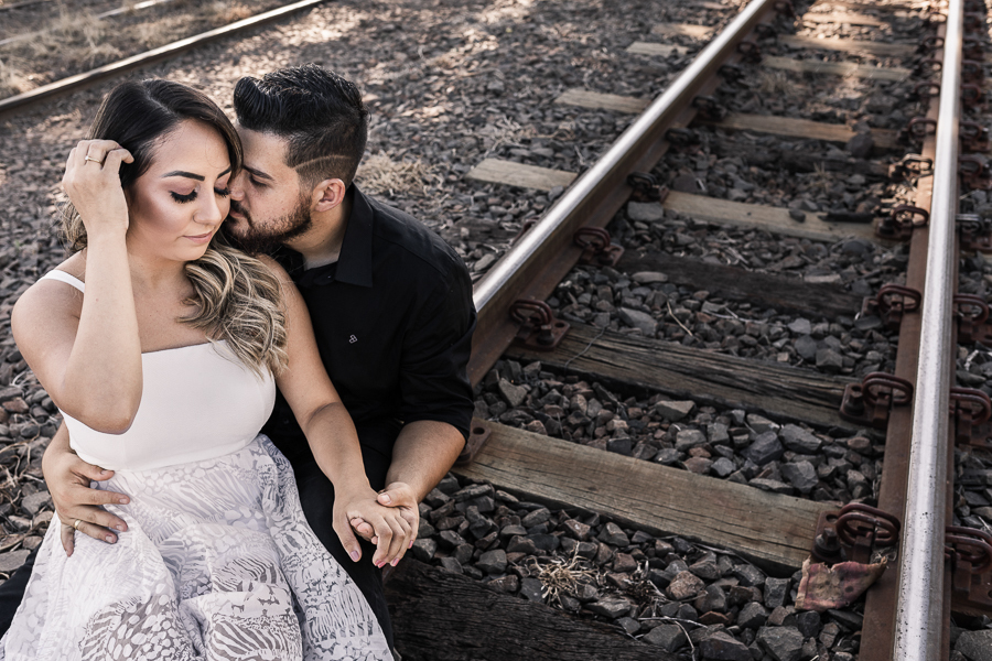ENSAIO PRE CASAMENTO REALIZADO EM UMA LINHA DO TREM EM MARINGA NO PARANA