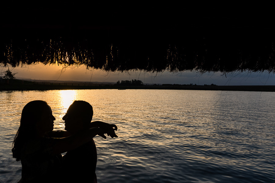 ENSAIO PRE CASAMENTO OU PRE WEDDING REALIZADO NA REPRESA SENDESKI EM IGUARACU NO PARANA ENSAIO NA FAZENDA RECANTO DAS AGUIAS