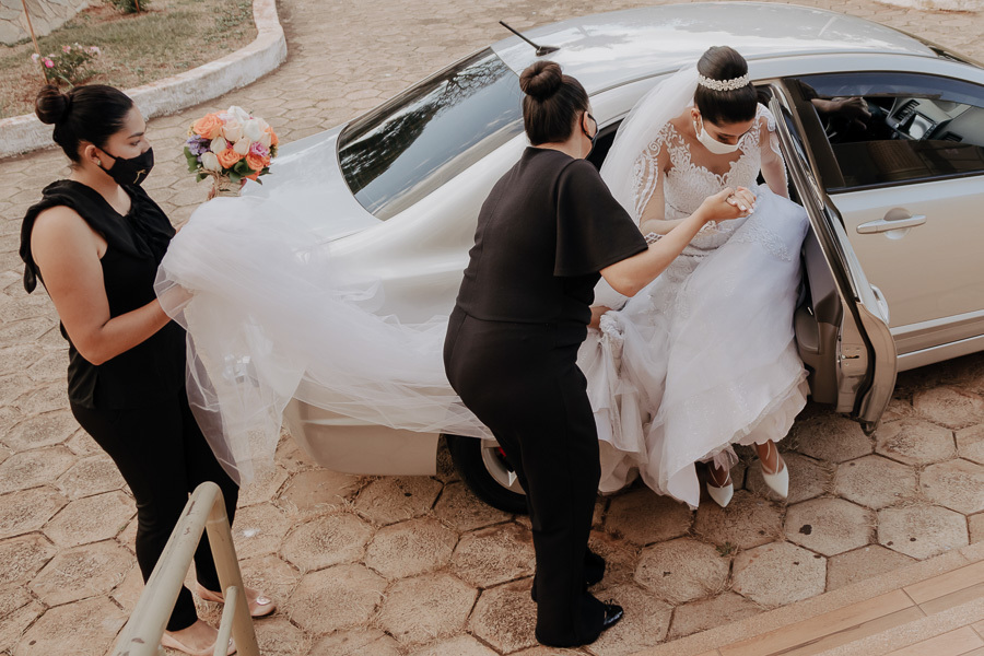 CERIMONIA DE CASAMENTO CATOLICA REALIZADO NA PAROQUIA NOSSA SENHORA APARECIDA EM MANDAGUARI PARANA E FOTOGRAFADO POR LUCAS DREHER E ALINE DREHER