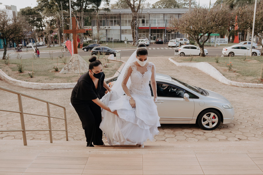 CERIMONIA DE CASAMENTO CATOLICA REALIZADO NA PAROQUIA NOSSA SENHORA APARECIDA EM MANDAGUARI PARANA E FOTOGRAFADO POR LUCAS DREHER E ALINE DREHER