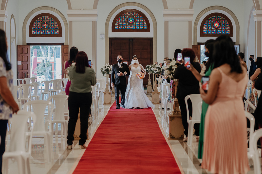 CERIMONIA DE CASAMENTO CATOLICA REALIZADO NA PAROQUIA NOSSA SENHORA APARECIDA EM MANDAGUARI PARANA E FOTOGRAFADO POR LUCAS DREHER E ALINE DREHER