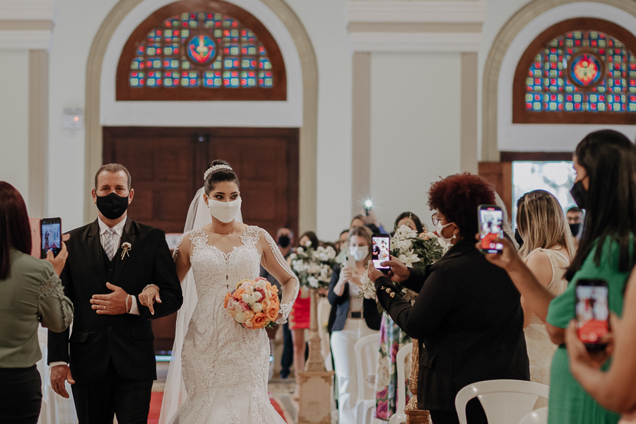 CERIMONIA DE CASAMENTO CATOLICA REALIZADO NA PAROQUIA NOSSA SENHORA APARECIDA EM MANDAGUARI PARANA E FOTOGRAFADO POR LUCAS DREHER E ALINE DREHER