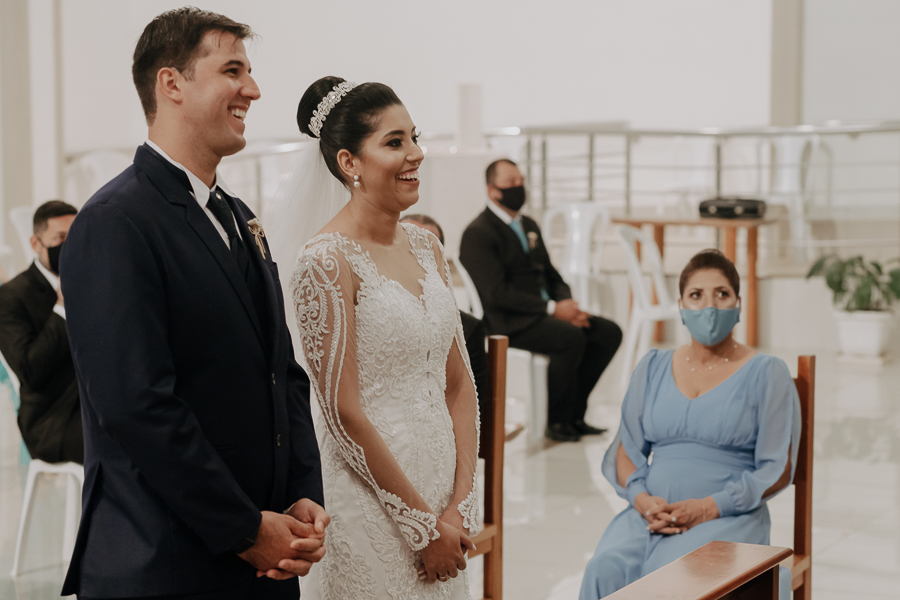 CERIMONIA DE CASAMENTO CATOLICA REALIZADO NA PAROQUIA NOSSA SENHORA APARECIDA EM MANDAGUARI PARANA E FOTOGRAFADO POR LUCAS DREHER E ALINE DREHER