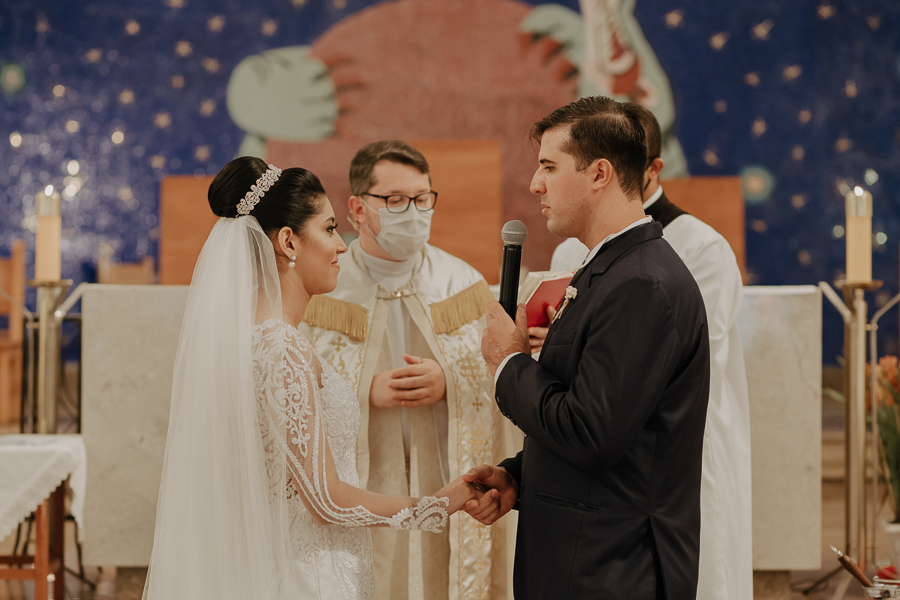 CERIMONIA DE CASAMENTO CATOLICA REALIZADO NA PAROQUIA NOSSA SENHORA APARECIDA EM MANDAGUARI PARANA E FOTOGRAFADO POR LUCAS DREHER E ALINE DREHER