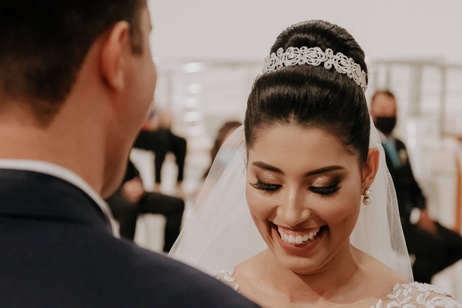 CERIMONIA DE CASAMENTO CATOLICA REALIZADO NA PAROQUIA NOSSA SENHORA APARECIDA EM MANDAGUARI PARANA E FOTOGRAFADO POR LUCAS DREHER E ALINE DREHER
