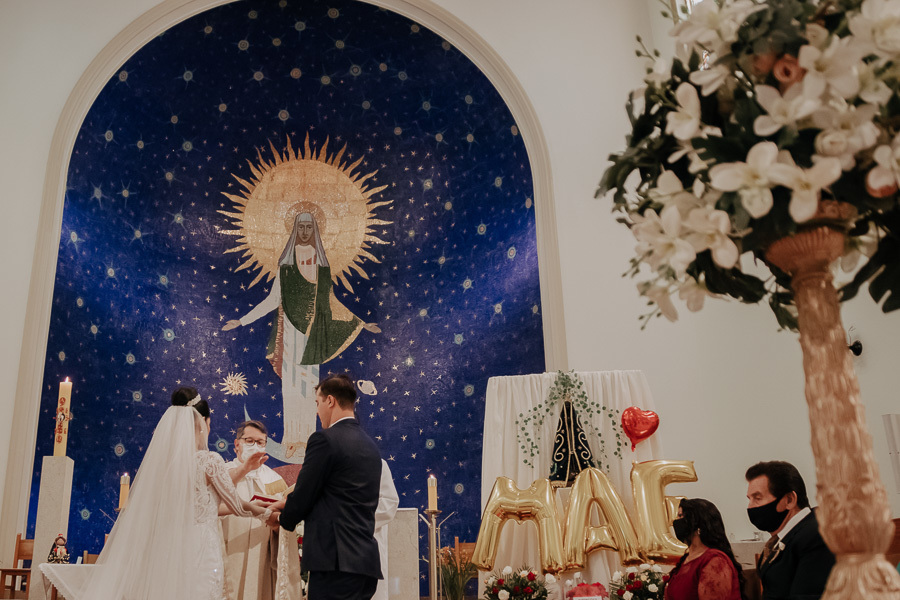 CERIMONIA DE CASAMENTO CATOLICA REALIZADO NA PAROQUIA NOSSA SENHORA APARECIDA EM MANDAGUARI PARANA E FOTOGRAFADO POR LUCAS DREHER E ALINE DREHER
