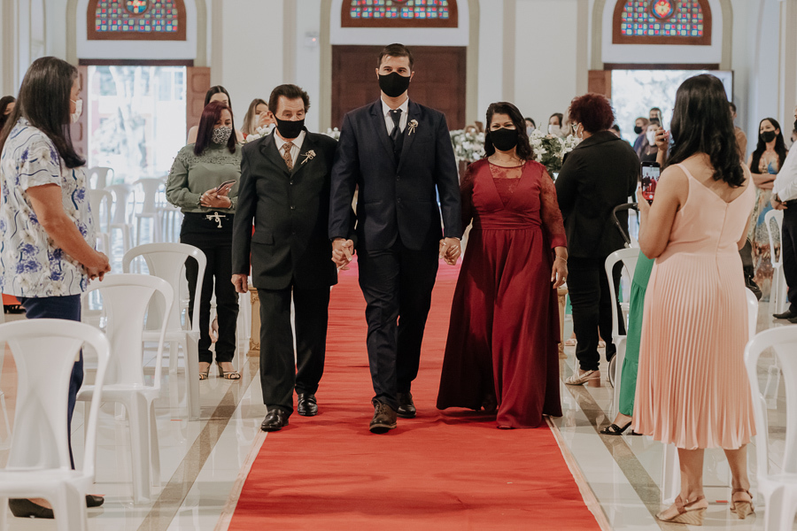 CERIMONIA DE CASAMENTO CATOLICA REALIZADO NA PAROQUIA NOSSA SENHORA APARECIDA EM MANDAGUARI PARANA E FOTOGRAFADO POR LUCAS DREHER E ALINE DREHER