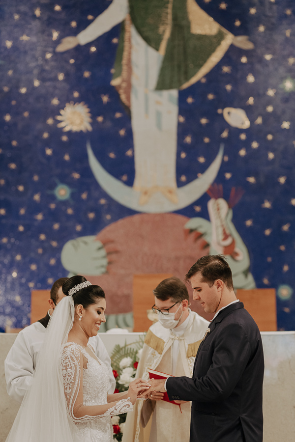 CERIMONIA DE CASAMENTO CATOLICA REALIZADO NA PAROQUIA NOSSA SENHORA APARECIDA EM MANDAGUARI PARANA E FOTOGRAFADO POR LUCAS DREHER E ALINE DREHER