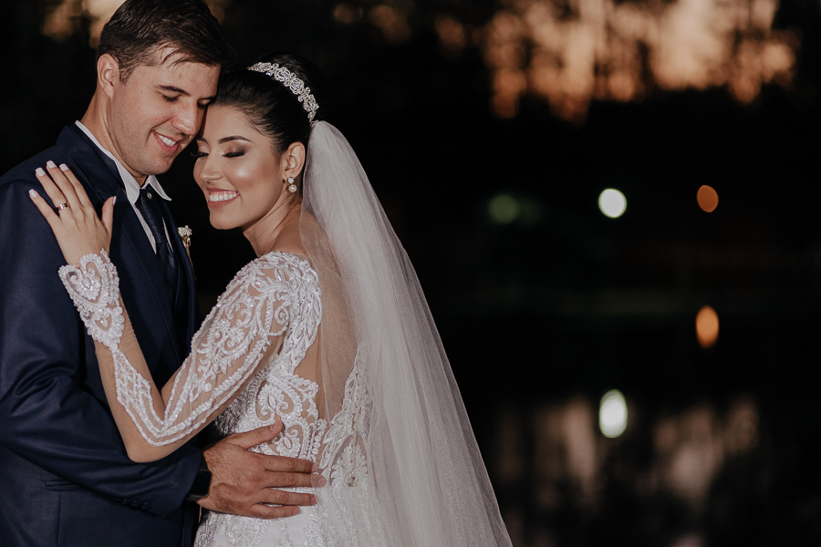 ENSAIO DOS NOIVOS POS CERIMONIA REALIZADO NO PARQUE DA PEDREIRA EM MANDAGUARI PARANA E FOTOGRAFADO POR LUCAS DREHER E ALINE DREHER
