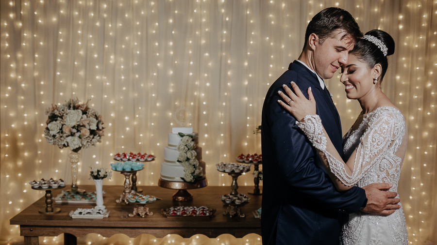 RECEPCAO DE CONVIDADOS DE CASAMENTO REALIZADO NO PARQUE DA PEDREIRA EM MANDAGUARI PARANA E FOTOGRAFADO POR LUCAS DREHER E ALINE DREHER