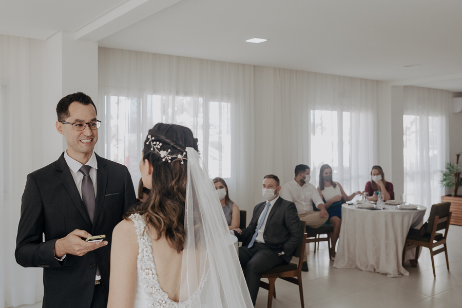 CERIMONIA DE CASAMENTO EMOCIONANTE REALIZADA EM SALAO DE FESTAS EM MARINGA PARANA E FOTOGRAFADO POR LUCAS DREHER E ALINE DREHER
