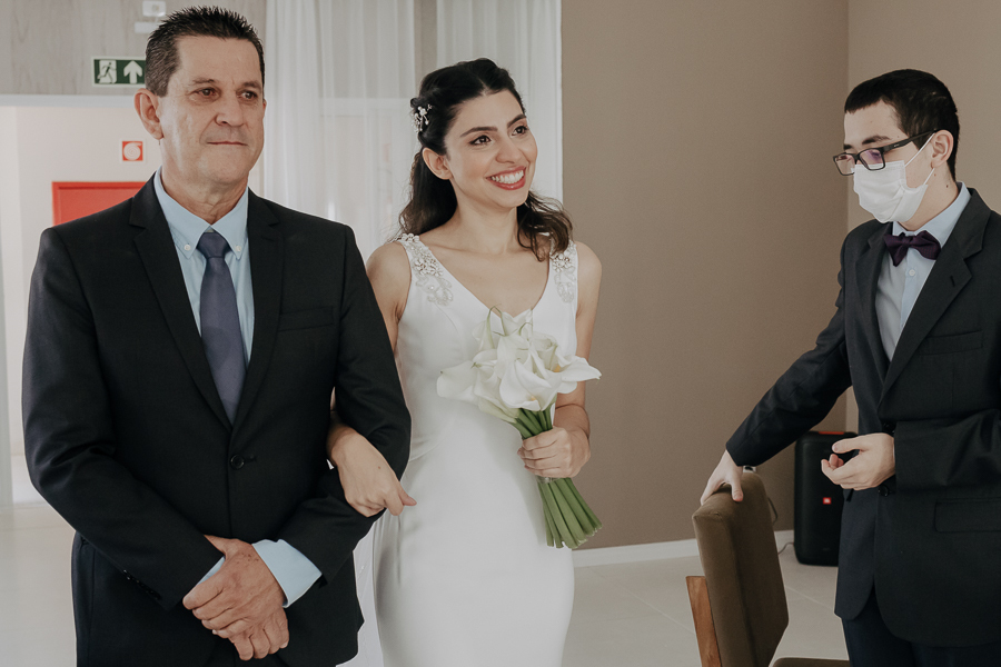 CERIMONIA DE CASAMENTO EMOCIONANTE REALIZADA EM SALAO DE FESTAS EM MARINGA PARANA E FOTOGRAFADO POR LUCAS DREHER E ALINE DREHER