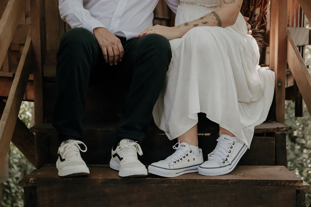 ENSAIO PRE WEDDING COM CASAL ESTILOSO E NOIVA TATUADA REALIZADO NO RECANTO PARAÍSO EM MARINGÁ NO PARANÁ E FOTOGRAFADO POR LUCAS DREHER FOTOGRAFO DE CASAIS