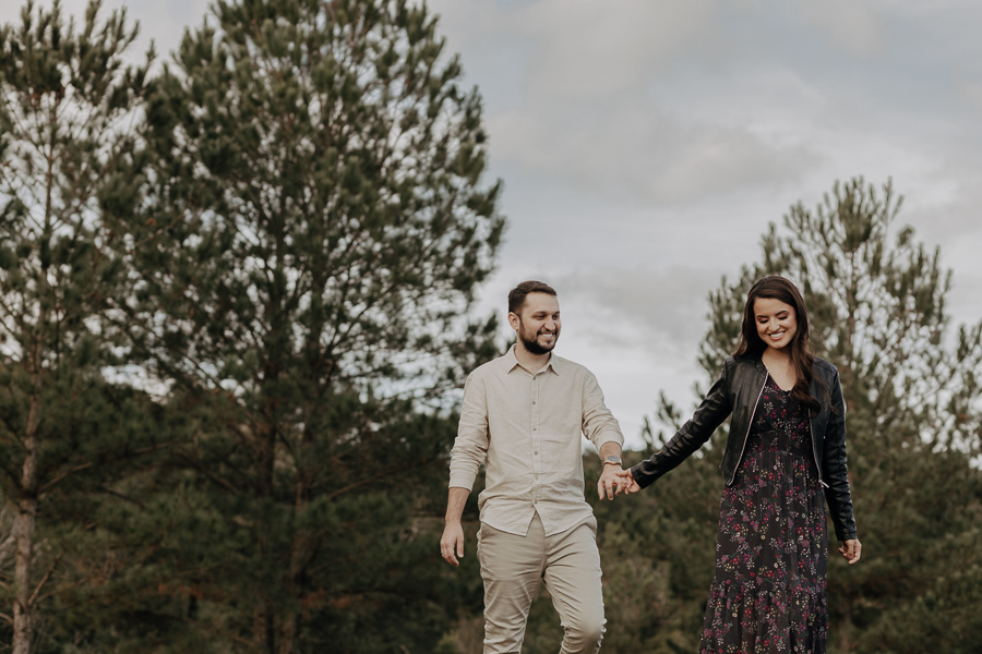 ENSAIO PRE CASAMENTO DA ANA E DO JOAO REALIZADO NO RECANTO PINHAO EM TAMARANA PARANA E FOTOGRAFADO POR LUCAS E ALINE DREHER