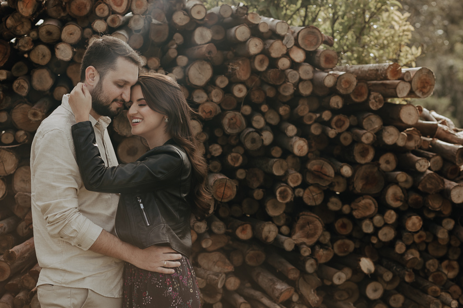 ENSAIO PRE CASAMENTO DA ANA E DO JOAO REALIZADO NO RECANTO PINHAO EM TAMARANA PARANA E FOTOGRAFADO POR LUCAS E ALINE DREHER