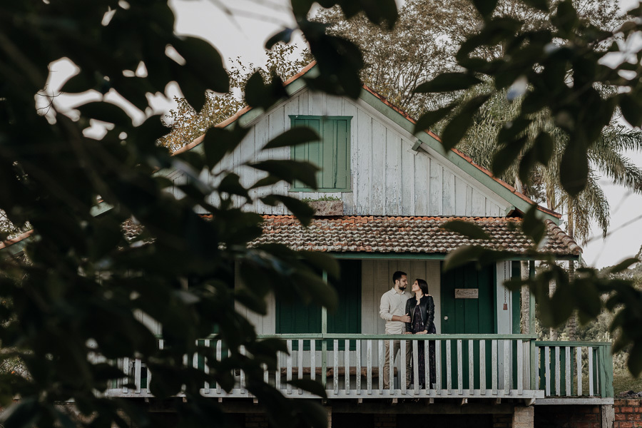 ENSAIO PRE CASAMENTO DA ANA E DO JOAO REALIZADO NO RECANTO PINHAO EM TAMARANA PARANA E FOTOGRAFADO POR LUCAS E ALINE DREHER