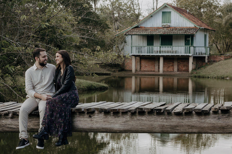 ENSAIO PRE CASAMENTO DA ANA E DO JOAO REALIZADO NO RECANTO PINHAO EM TAMARANA PARANA E FOTOGRAFADO POR LUCAS E ALINE DREHER
