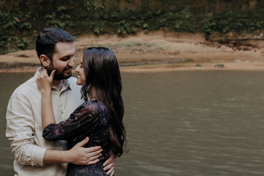 ENSAIO PRE CASAMENTO DA ANA E DO JOAO REALIZADO NO RECANTO PINHAO EM TAMARANA PARANA E FOTOGRAFADO POR LUCAS E ALINE DREHER
