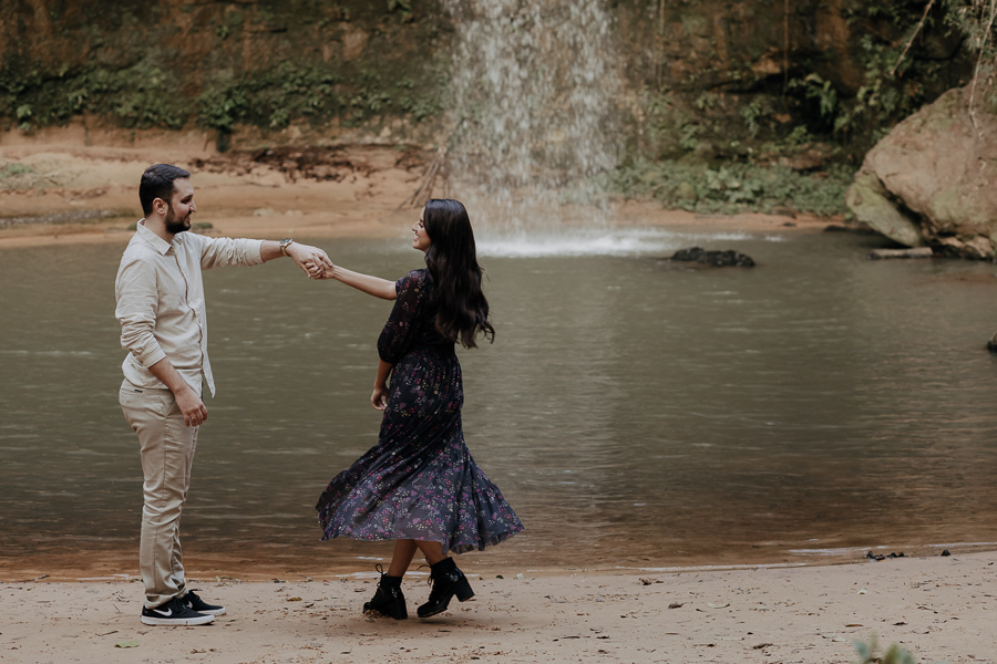 ENSAIO PRE CASAMENTO DA ANA E DO JOAO REALIZADO NO RECANTO PINHAO EM TAMARANA PARANA E FOTOGRAFADO POR LUCAS E ALINE DREHER