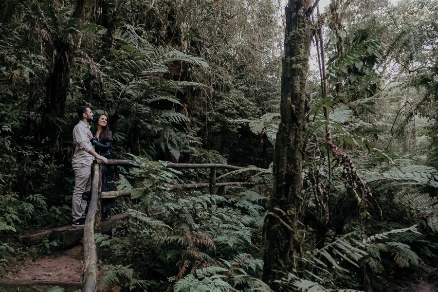 ENSAIO PRE CASAMENTO DA ANA E DO JOAO REALIZADO NO RECANTO PINHAO EM TAMARANA PARANA E FOTOGRAFADO POR LUCAS E ALINE DREHER