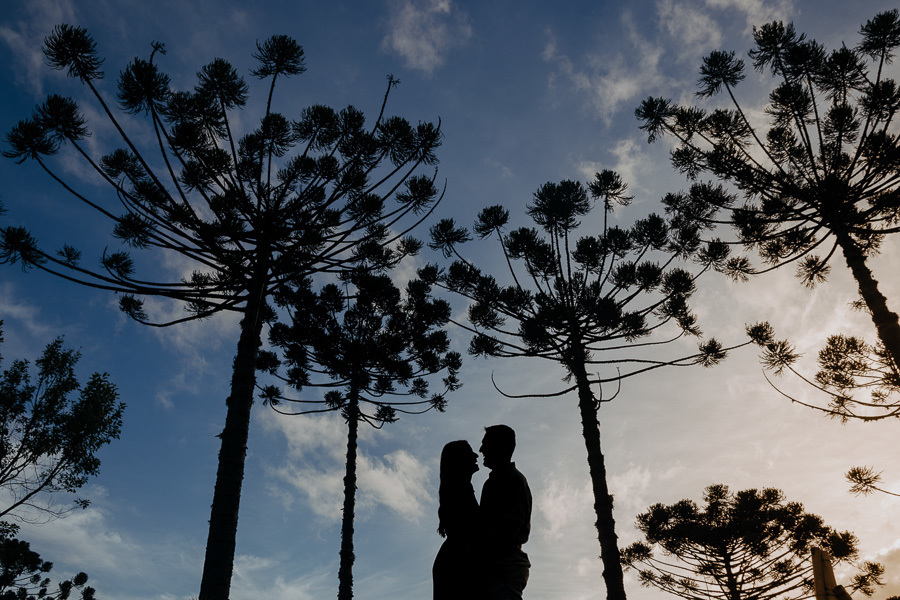 ENSAIO PRE CASAMENTO DA ANA E DO JOAO REALIZADO NO RECANTO PINHAO EM TAMARANA PARANA E FOTOGRAFADO POR LUCAS E ALINE DREHER
