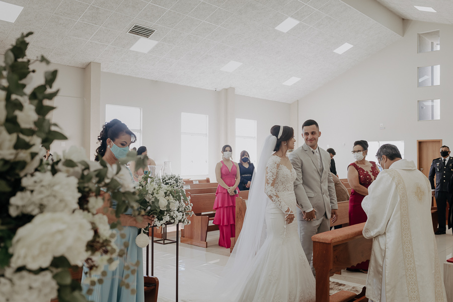 LINDO CASAMENTO COM CERIMÔNIA CATÓLICA REALIZADO NA CAPELA JOÃO PAULO SEGUNDO EM SARANDI NO PARANA E FOTOGRAFADO POR LUCAS DREHER E ALINE DREHER