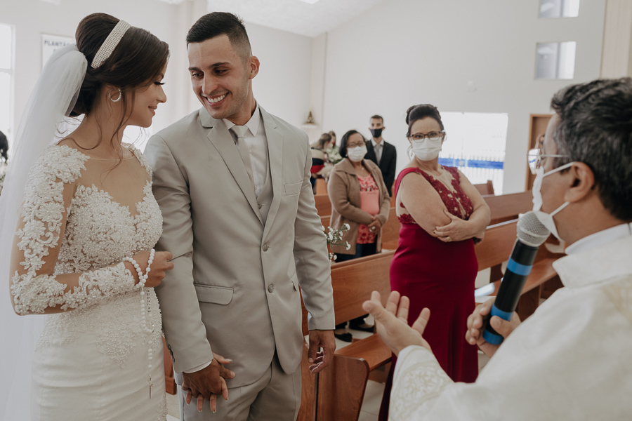 LINDO CASAMENTO COM CERIMÔNIA CATÓLICA REALIZADO NA CAPELA JOÃO PAULO SEGUNDO EM SARANDI NO PARANA E FOTOGRAFADO POR LUCAS DREHER E ALINE DREHER