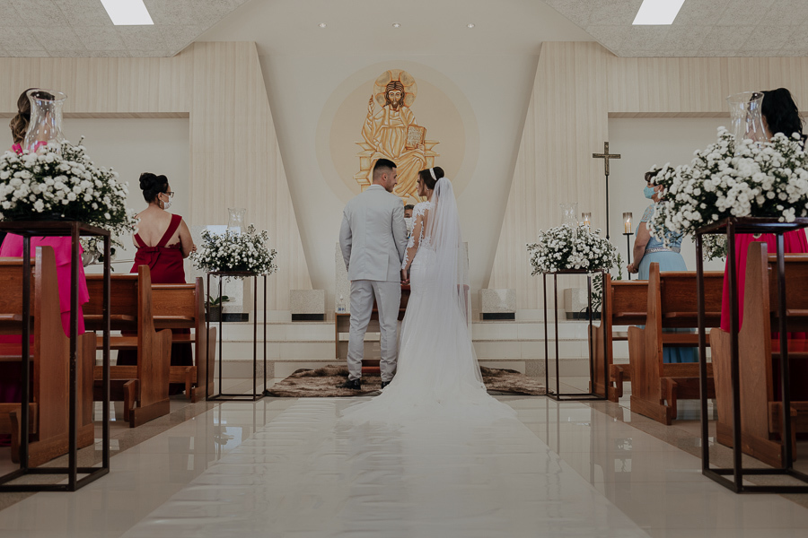 LINDO CASAMENTO COM CERIMÔNIA CATÓLICA REALIZADO NA CAPELA JOÃO PAULO SEGUNDO EM SARANDI NO PARANA E FOTOGRAFADO POR LUCAS DREHER E ALINE DREHER