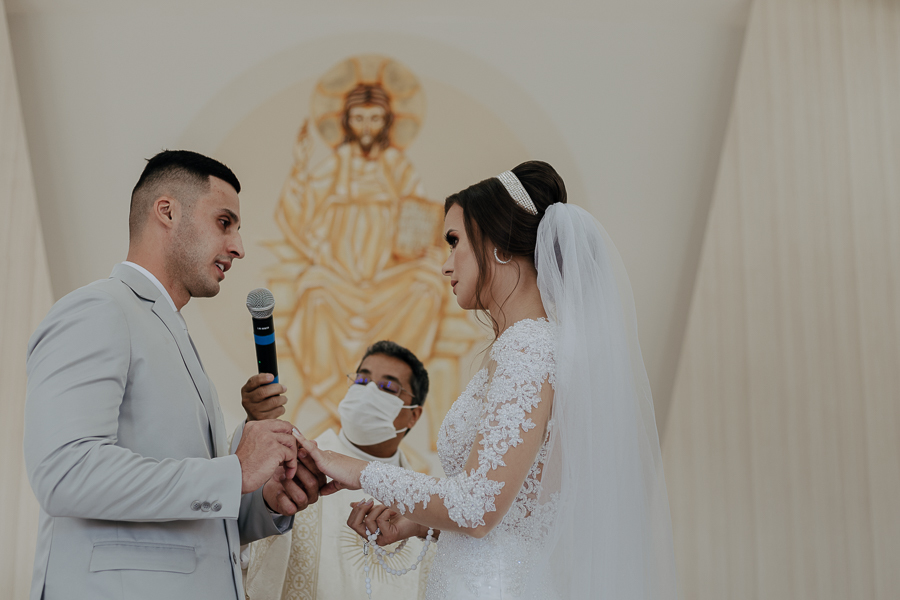 LINDO CASAMENTO COM CERIMÔNIA CATÓLICA REALIZADO NA CAPELA JOÃO PAULO SEGUNDO EM SARANDI NO PARANA E FOTOGRAFADO POR LUCAS DREHER E ALINE DREHER