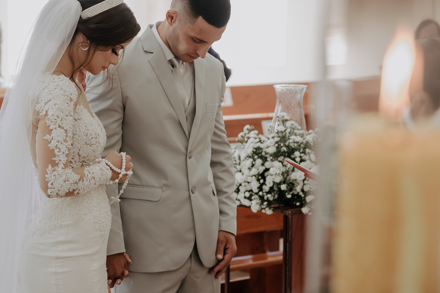 LINDO CASAMENTO COM CERIMÔNIA CATÓLICA REALIZADO NA CAPELA JOÃO PAULO SEGUNDO EM SARANDI NO PARANA E FOTOGRAFADO POR LUCAS DREHER E ALINE DREHER