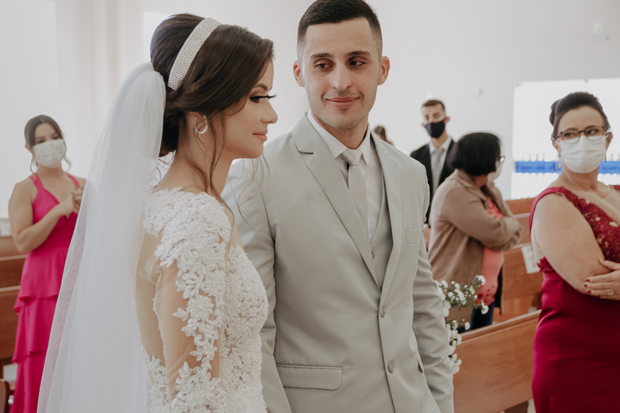LINDO CASAMENTO COM CERIMÔNIA CATÓLICA REALIZADO NA CAPELA JOÃO PAULO SEGUNDO EM SARANDI NO PARANA E FOTOGRAFADO POR LUCAS DREHER E ALINE DREHER