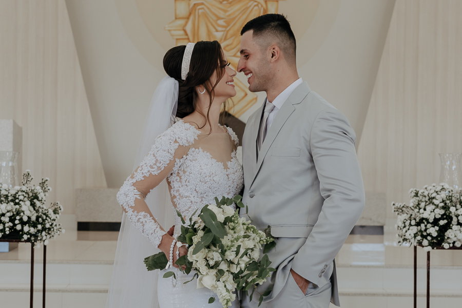 LINDO CASAMENTO COM CERIMÔNIA CATÓLICA REALIZADO NA CAPELA JOÃO PAULO SEGUNDO EM SARANDI NO PARANA E FOTOGRAFADO POR LUCAS DREHER E ALINE DREHER