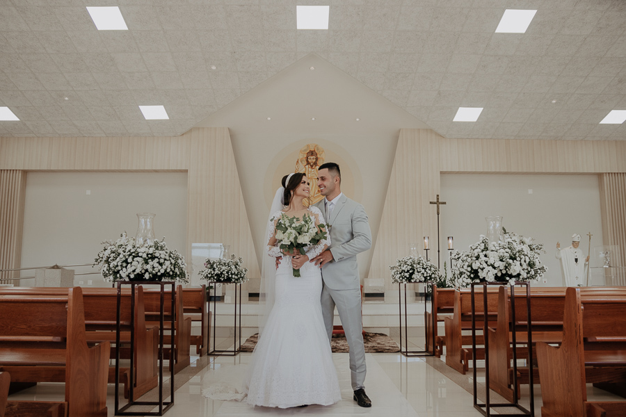 LINDO CASAMENTO COM CERIMÔNIA CATÓLICA REALIZADO NA CAPELA JOÃO PAULO SEGUNDO EM SARANDI NO PARANA E FOTOGRAFADO POR LUCAS DREHER E ALINE DREHER