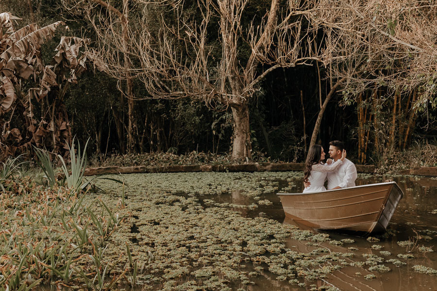 ENSAIO DE CASAL REALIZADO NO RECANTO PARAISO EM MARINGA NO PARANA E FOTOGRAFADO POR LUCAS DREHER