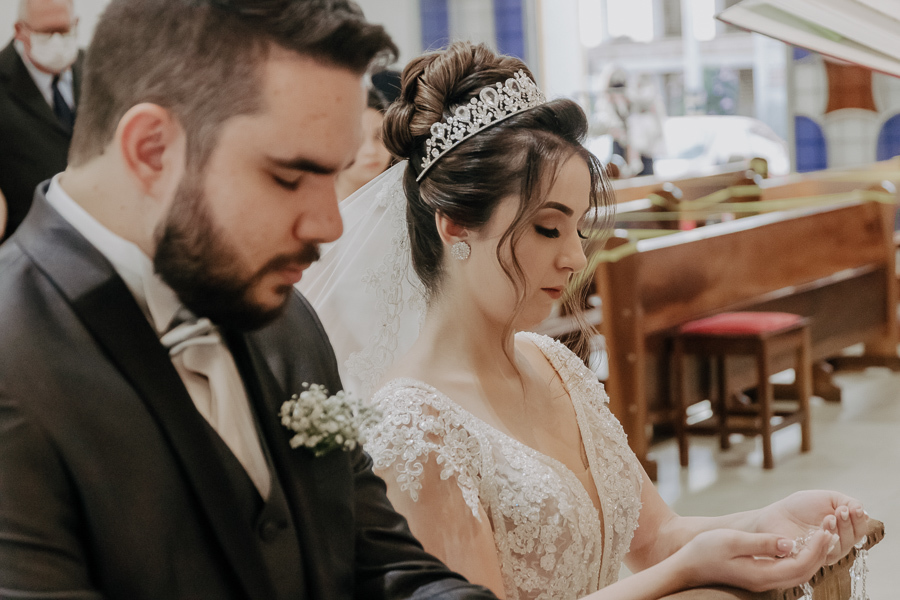 CERIMONIA CATÓLICA REALIZADA NA PARÓQUIA NOSSA SENHORA DO CARAVAGGIO EM CAMPO MOURAO PARANA E FOTOGRAFADO POR LUCAS DREHER E ALINE DREHER