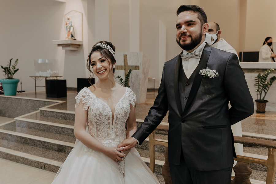CERIMONIA CATÓLICA REALIZADA NA PARÓQUIA NOSSA SENHORA DO CARAVAGGIO EM CAMPO MOURAO PARANA E FOTOGRAFADO POR LUCAS DREHER E ALINE DREHER